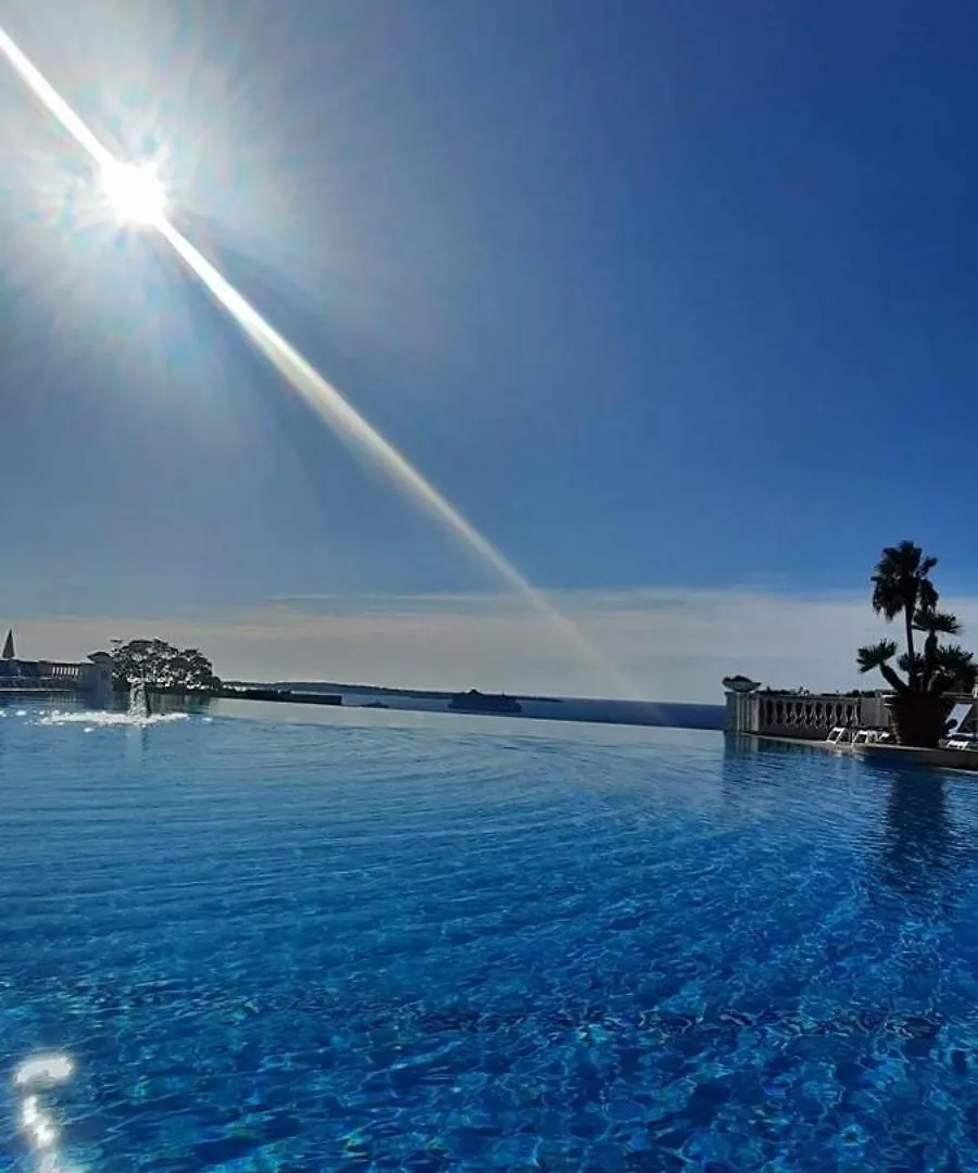 Cannes & More 0*,